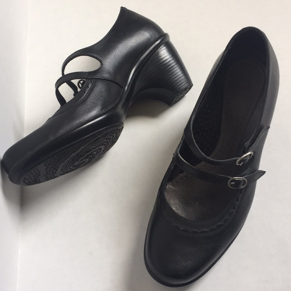 ✨ Dansko Mary Janes✨